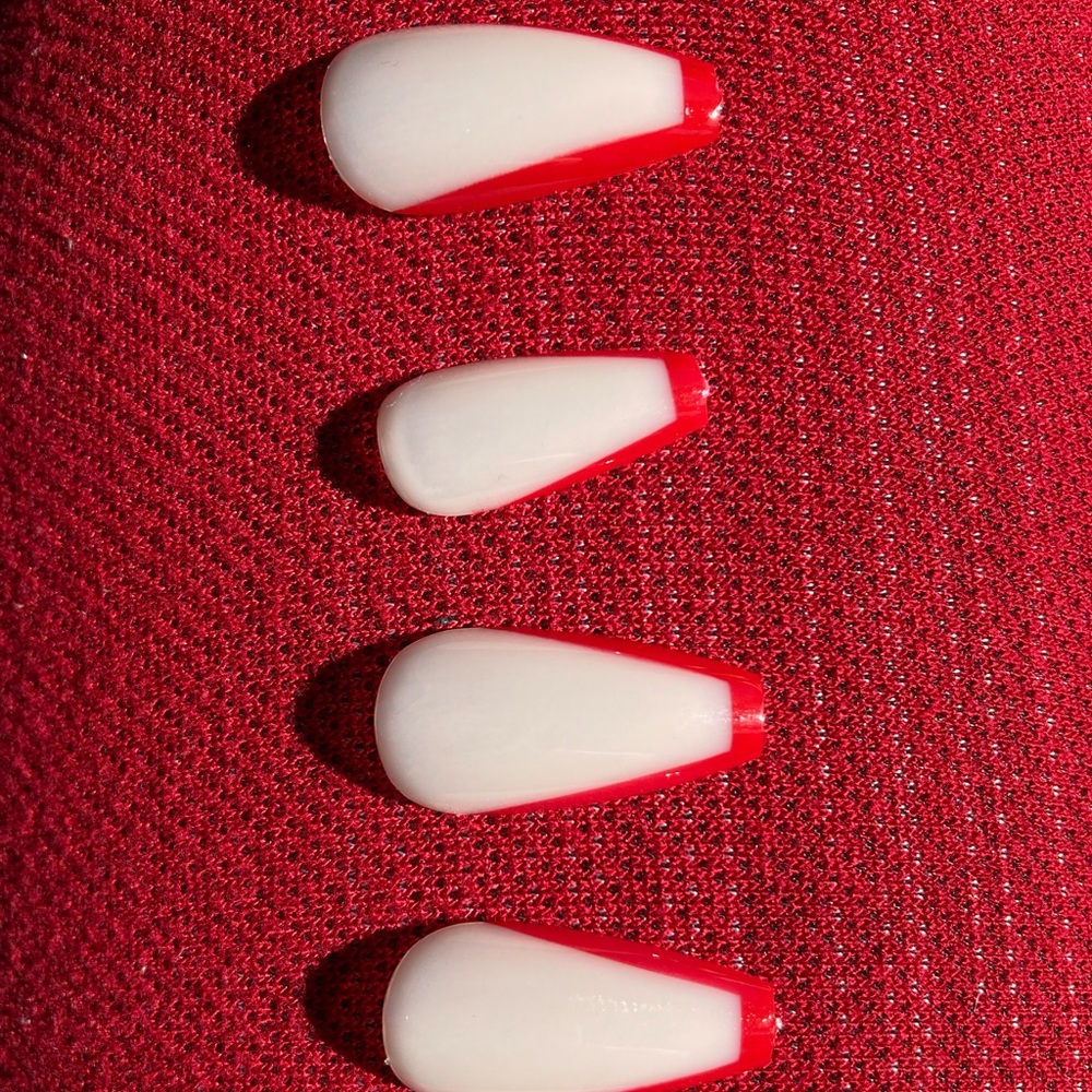 Red tip nails